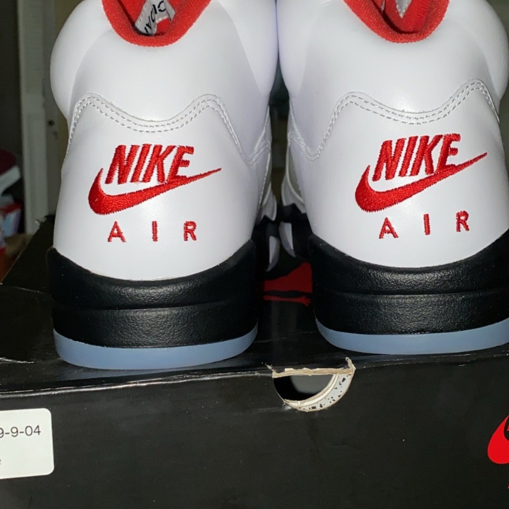 Fire red retro 5 Jordan’s